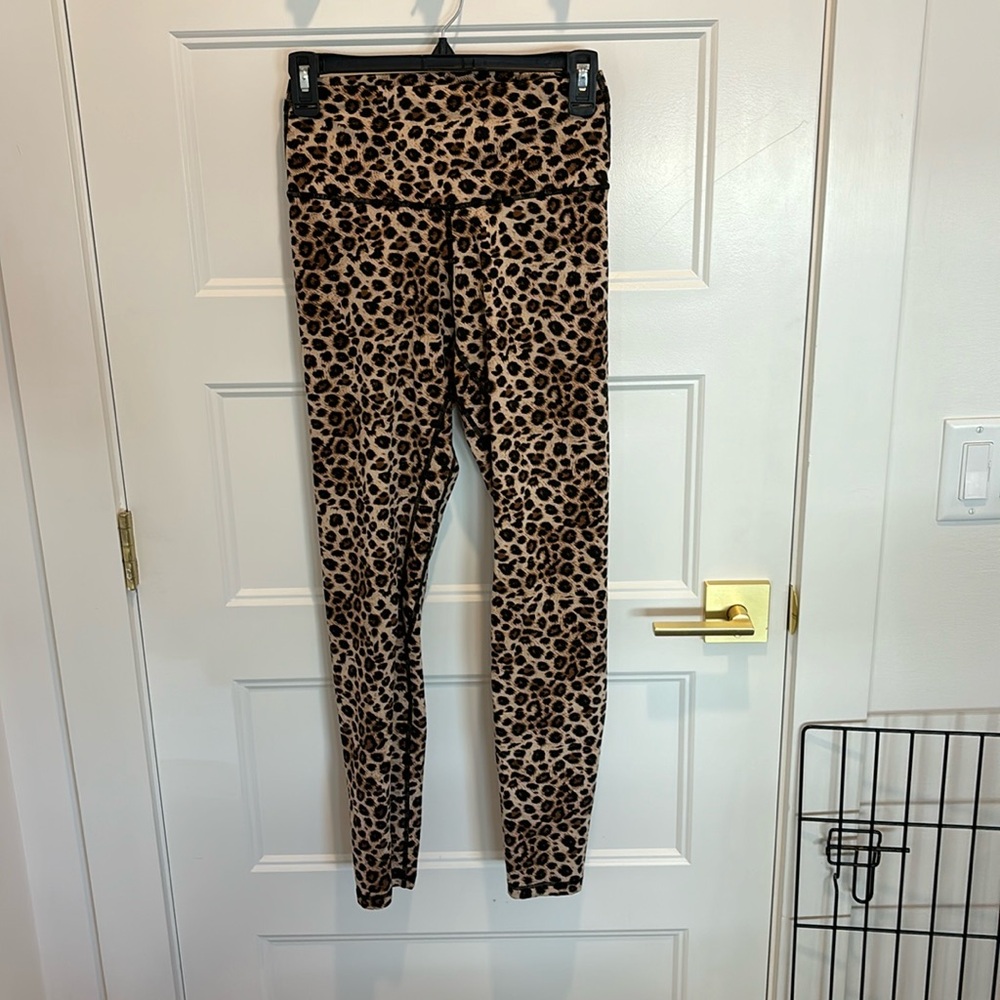 Leopard print leggings